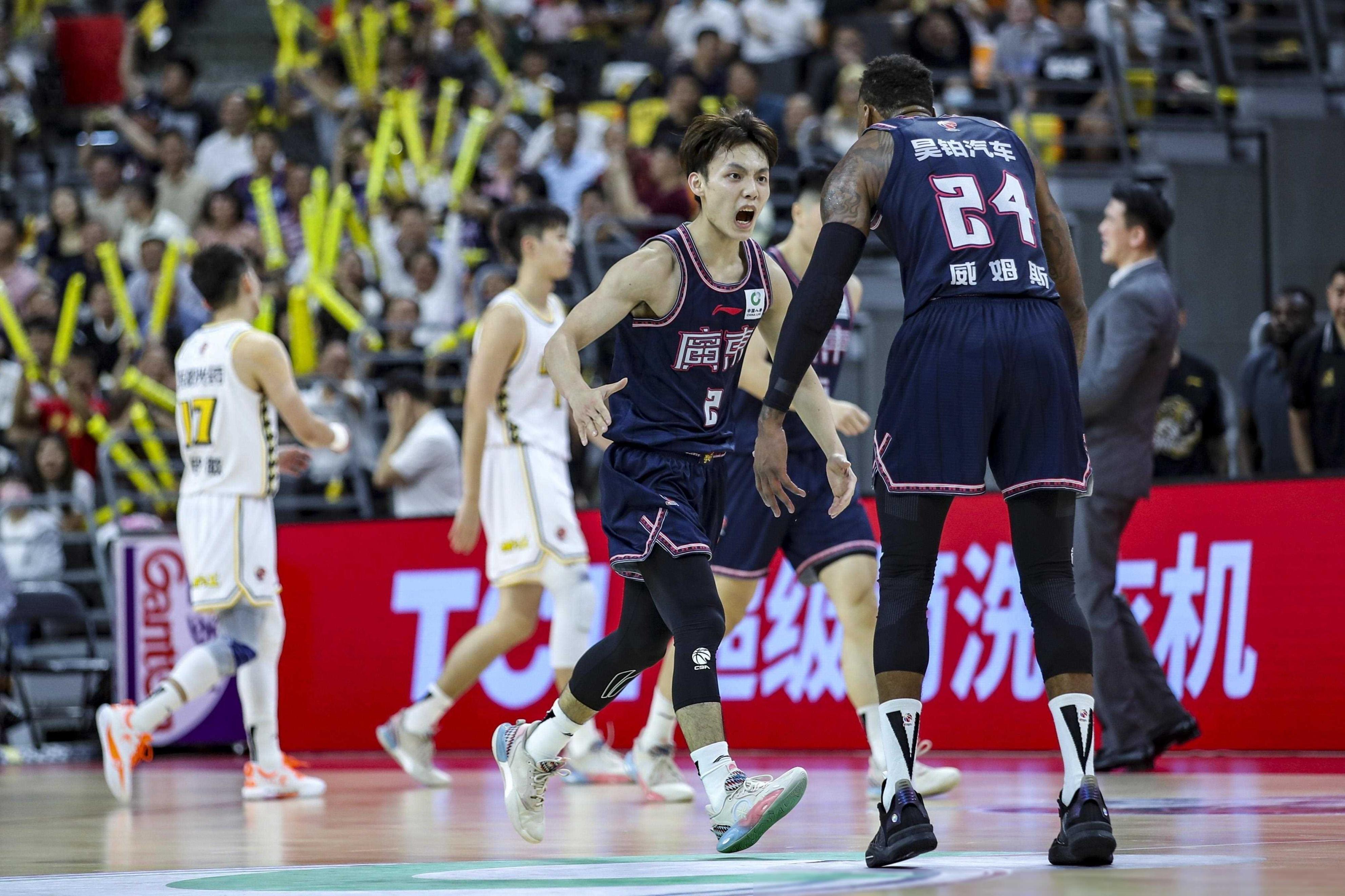 广东宏远训练开放日，清晨状态回暖引欢呼，NBA常规赛在即，赛程密集仍需轮换的简单介绍