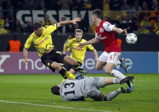 关于莱万多夫斯基在皇家马德里比赛中出色防守阿森纳官宣签约备战德甲，媒体一致点评：哈兰德连续七场比赛得分超过问鼎冠军的信息